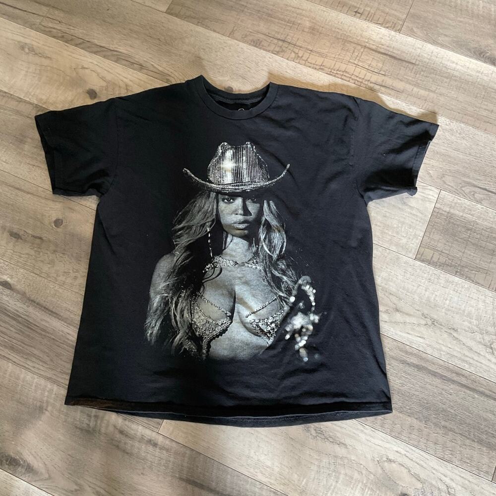 Beyoncé renaissance tour shirt size xl‎